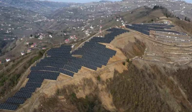 Doğu Karadeniz’in yüksek tepeleri güneş enerji santralleri ile kaplanıyor