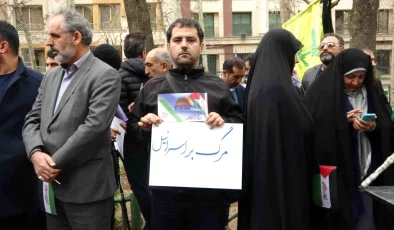 İranlı Hukukçular İsrail’e Destek İçin Gösteri Düzenledi