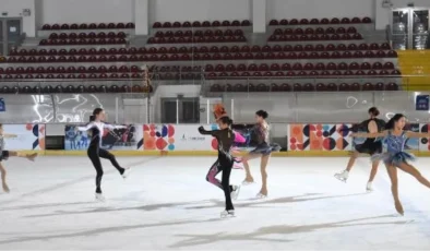 İzmir’den Artistik Buz Pateni Milli Takımına 12 Sporcu Katıldı