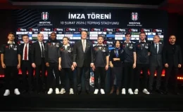 Beşiktaş’ta yeni transferler için imza töreni düzenlendi