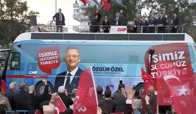 CHP Genel Başkanı Özgür Özel, İzmir’de Halk Buluşmasında Konuştu