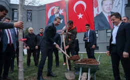 Enerji Bakanı Bayraktar, yeni doğal gaz rezervi umuduyla kuyu kazmaya başladıklarını açıkladı