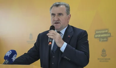 Gençlik ve Spor Bakanı Osman Aşkın Bak, Bahçeşehir Spor Merkezi’nin açılışını yaptı