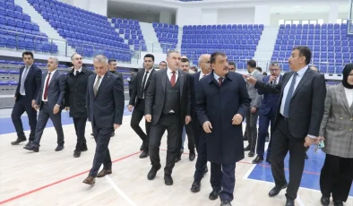 Gençlik ve Spor Bakanı Osman Aşkın Bak, Yeni Malatya Stadyumu’nda incelemelerde bulundu