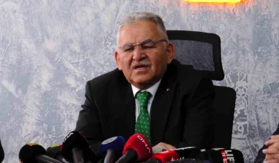 Kayseri Büyükşehir Belediye Başkanı Memduh Büyükkılıç, Kayseri Gazeteciler Cemiyeti’ni Ziyaret Etti
