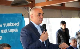 Kültür ve Turizm Bakanı Mehmet Nuri Ersoy, Adrasan’da turizmcilerle bir araya geldi