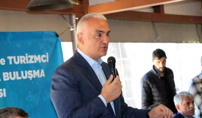 Kültür ve Turizm Bakanı Mehmet Nuri Ersoy, Adrasan’da turizmcilerle bir araya geldi