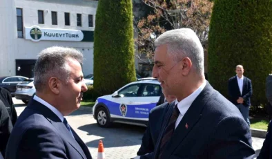 Ticaret Bakanı Ömer Bolat, İzmir’de ihracat hedeflerini açıkladı