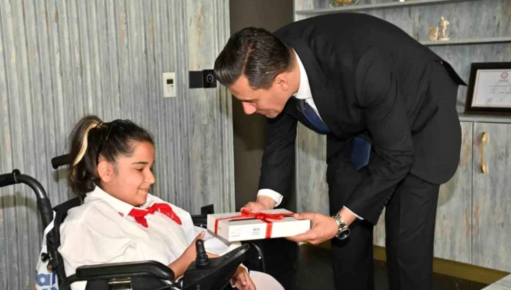 23 Nisan Ulusal Egemenlik ve Çocuk Bayramı’nda Belediye Başkanları Makamlarını Çocuklara Devretti