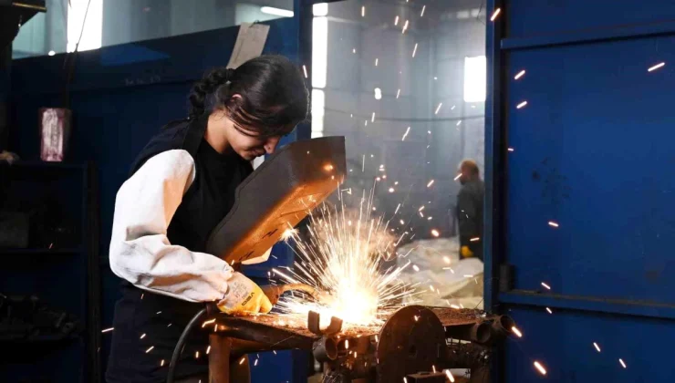 Antalya OSB’de Kadın İstihdamını Artırmak İçin Çelik Kaynakçılığı Kursu Başlatıldı