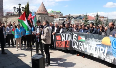 Erzurum ve Erzincan’da Hamas lideri İsmail Heniyye ve Gazzeliler için gıyabi cenaze namazı kılındı