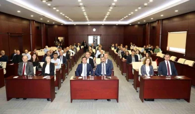 Gaziantep Ticaret Odası ve TSKB iş birliğiyle dünya ve Türkiye ekonomisine bakış toplantısı düzenlendi