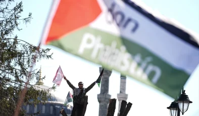 İHH ve Özgürlük Filosu Gazze’yi Unutma Yürüyüşü Düzenledi