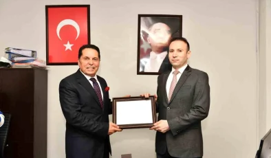 Prof. Dr. Ahmet Özer Esenyurt Belediye Başkanlığı’na seçildi