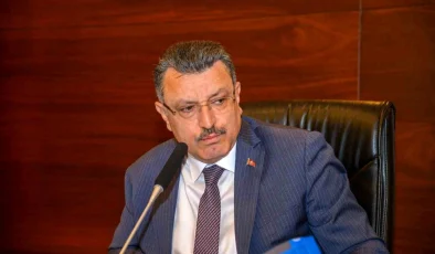 Trabzon Büyükşehir Belediye Başkanı Ahmet Metin Genç, Ortahisar Belediyesi’nin Borç Konusuyla İlgili Açıklamalarda Bulundu