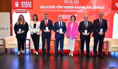Bursa Büyükşehir Belediye Başkanı Mustafa Bozbey, Kadınların Güvenli Bir Kentte Yaşamaları Gerektiğini Söyledi