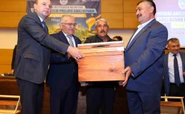 Kayseri Büyükşehir Belediyesi Arılı Kovan Dağıtım Töreni’ni Gerçekleştiriyor