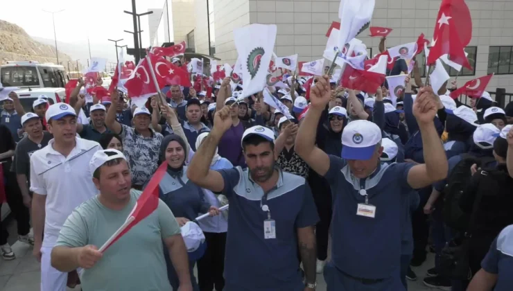 İzmir Şehir Hastanesinde Emekçiler İş Bıraktı