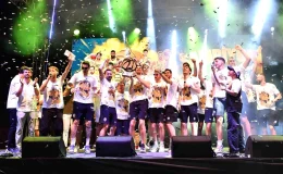 Mersin Büyükşehir Belediyesi Basketbol Takımı Şampiyonluğunu Kutladı