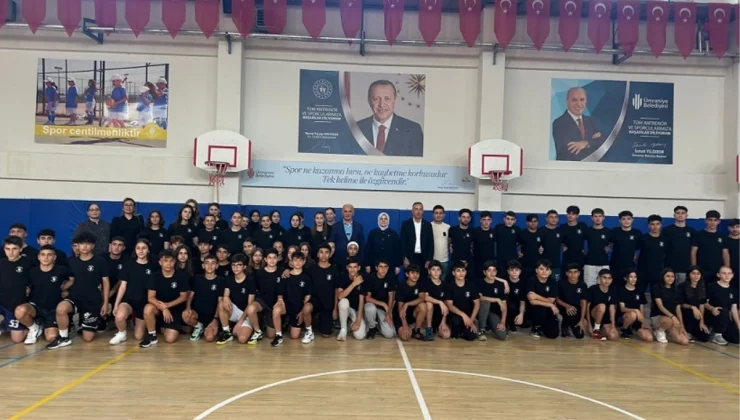 Ümraniye Belediye Başkanı İsmet Yıldırım, Spor Lisesi Mülakatlarına Girecek Öğrencilerle Buluştu