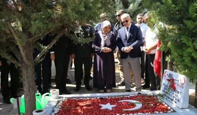 15 Temmuz Demokrasi ve Milli Birlik Günü’nde Şehitlikler Ziyaret Edildi