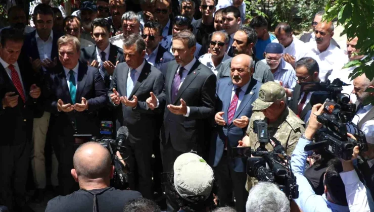 Başbağlar Köyü’nde terör saldırısında hayatını kaybedenler anıldı