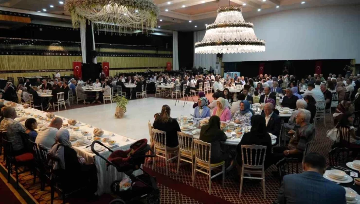 Bursa Valisi Mahmut Demirtaş, 15 Temmuz hain darbe girişiminin 8’inci yıl dönümünde gaziler ve şehit yakınlarıyla bir araya geldi