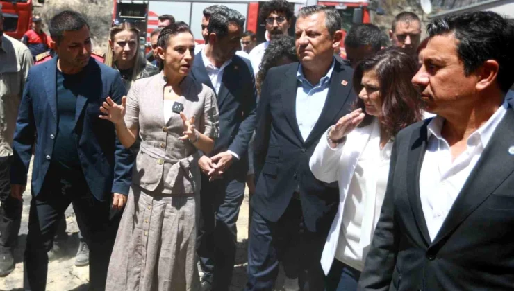CHP Genel Başkanı Özgür Özel, Selçuk’ta yangın sonrası incelemelerde bulundu