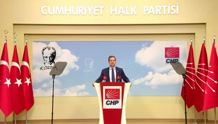 Deniz Yücel’den Bakan Şimşek’e: “Moody’s Kredi Notumuzu Yükseltince Ayşe Teyzenin Tenceresi Kaynamıyor, Ahmet Amcanın Borçları Bitmiyor”