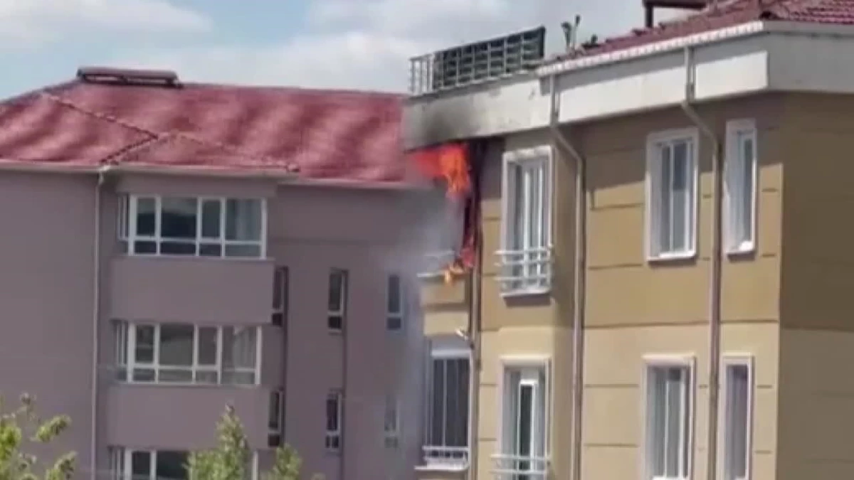 Lüleburgaz’da bir evin balkonunda çıkan yangın söndürüldü