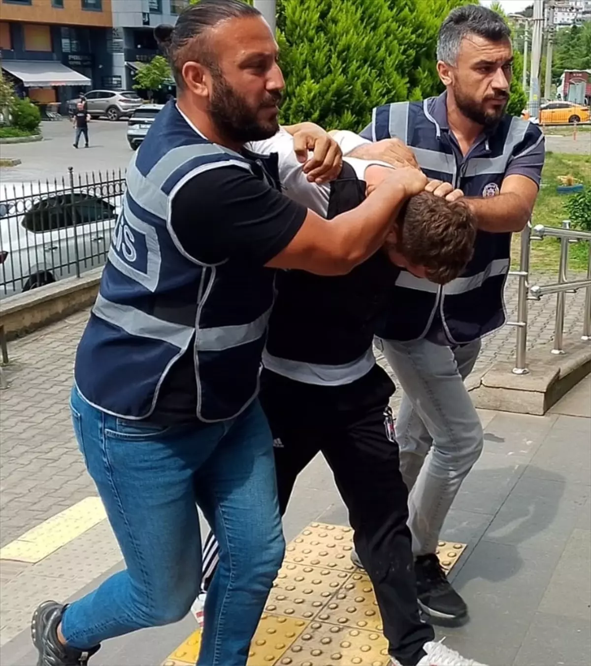Zonguldak’ta bıçaklı kavga: Genç hayatını kaybetti, zanlı tutuklandı