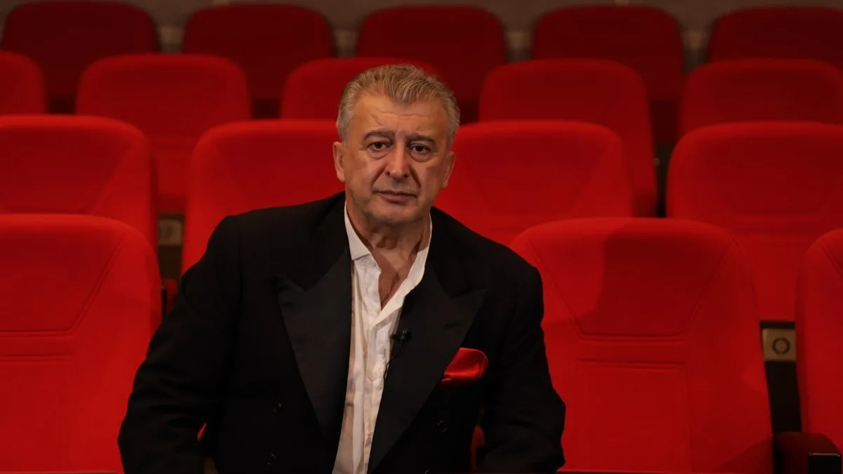 Hüseyin Avni Danyal: Oyuncunun gerçek performansını televizyonda değil, sahnede görürsünüz!